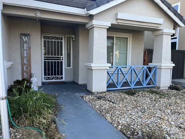 Building Photo - 2177 Stonewater Dr