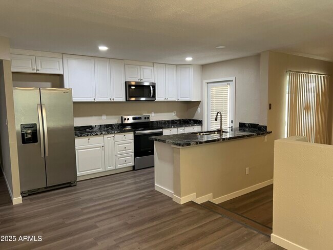 Building Photo - 10801 N 43rd Dr