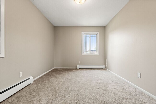 Building Photo - Granite City Apartments 2 Bedroom Apartment Home