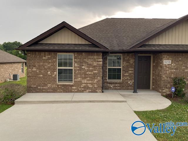 Building Photo - 865 Ryland Pike