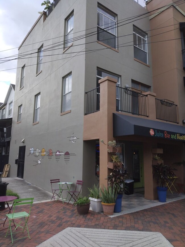 Primary Photo - Rarely available Thornton Park townhouse!