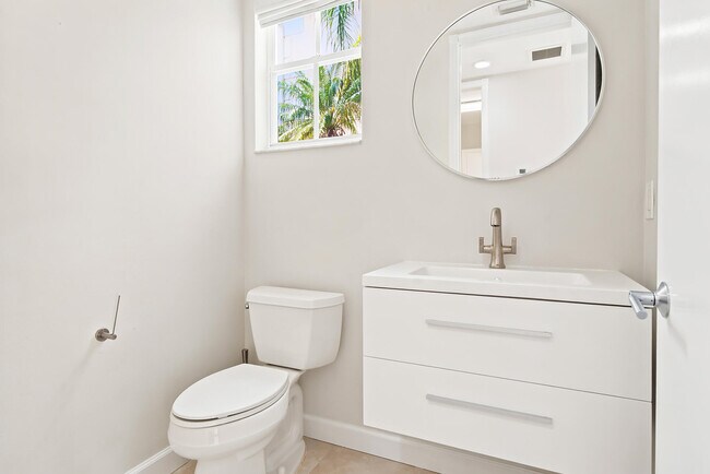 Building Photo - 207 Isle Verde Way