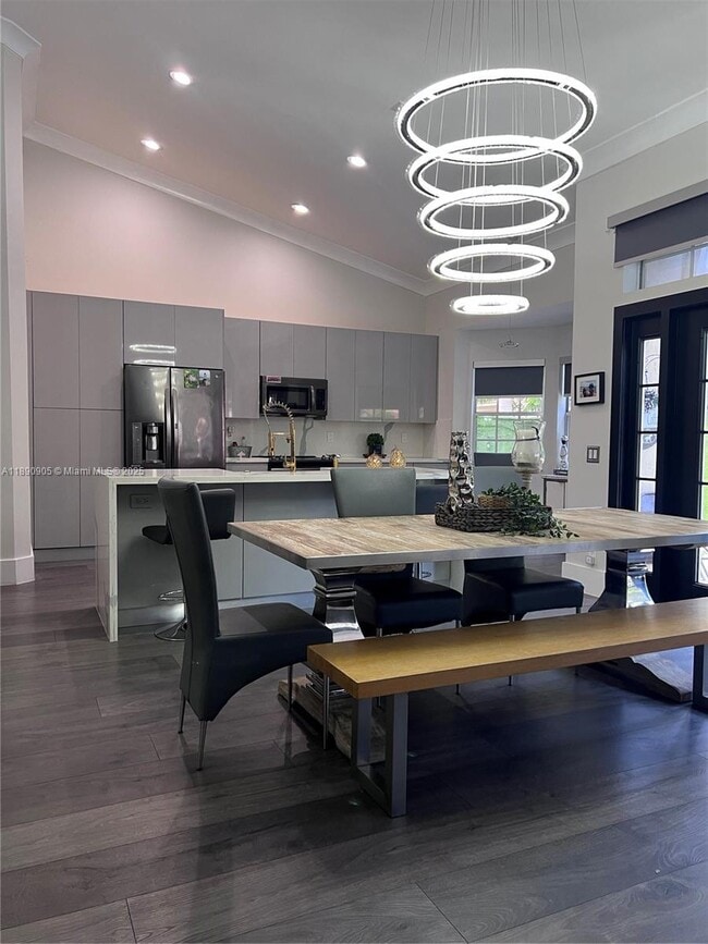 Building Photo - 1371 Bayview Cir