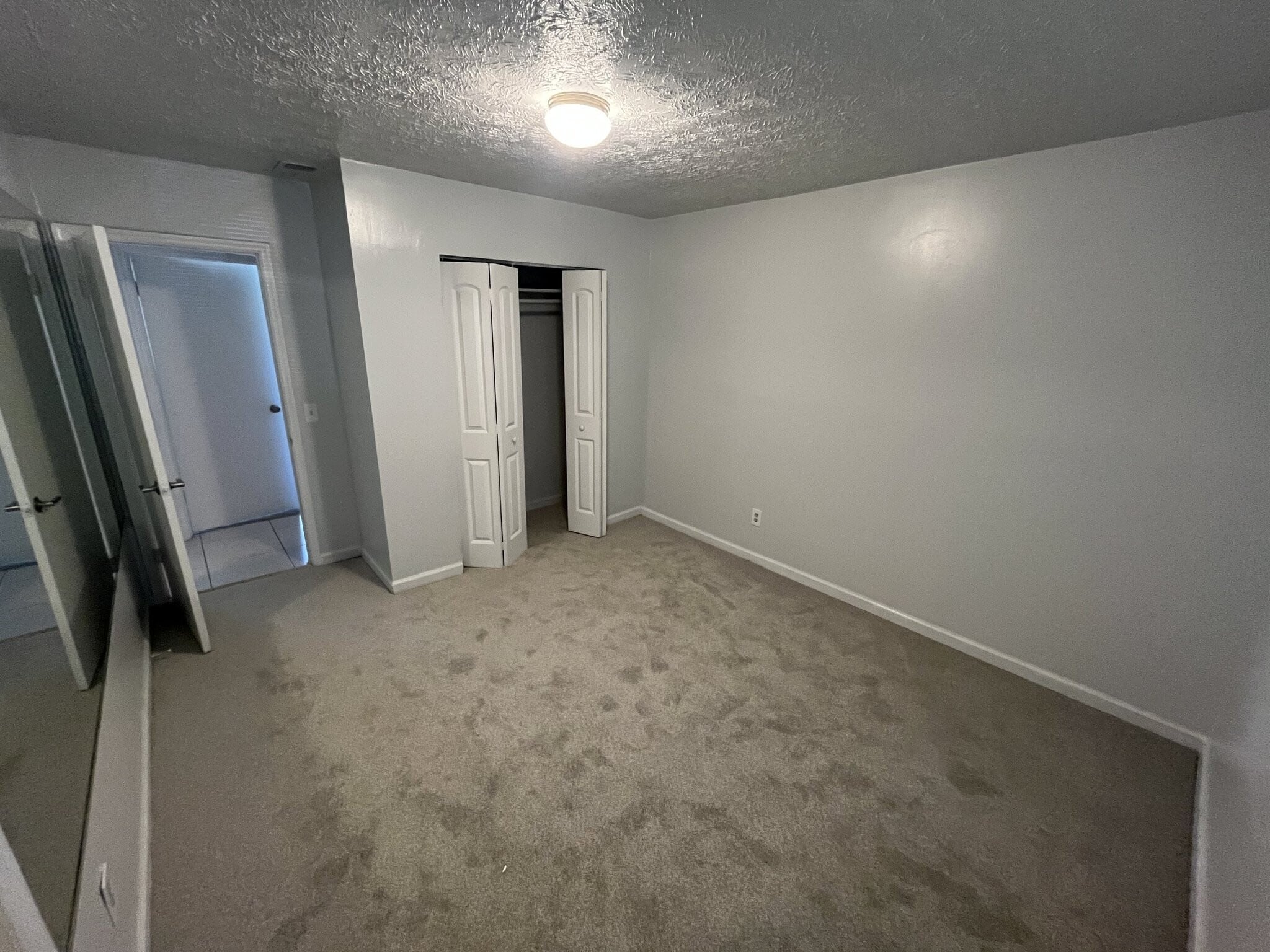 Building Photo - 1074 Sparrow Ct