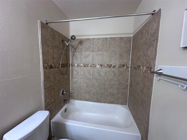 Building Photo - 9700 Leawood Blvd