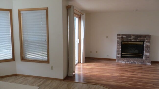 Building Photo - Spacious 4 Bedroom Home in North Corvallis Cul-de-Sac