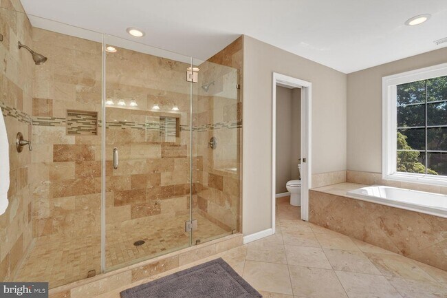 Building Photo - 4613 Willow Run Dr