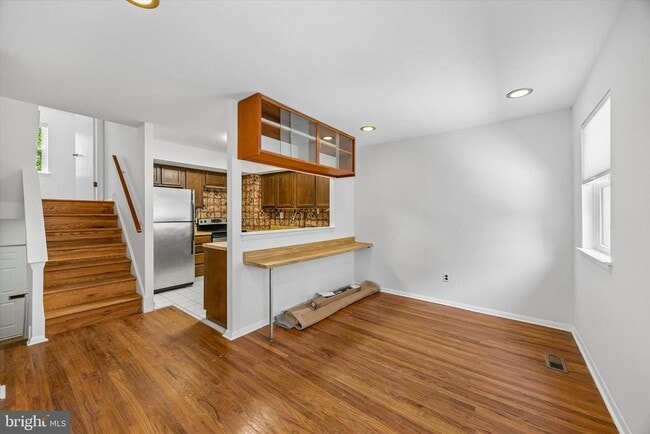 Building Photo - 517 S Randolph Ct