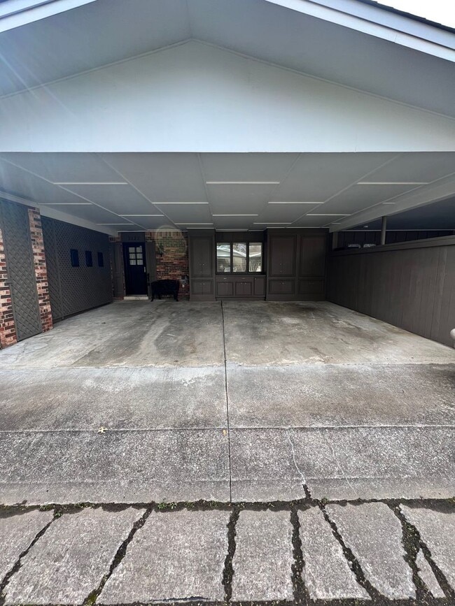 Building Photo - Rare rental opportunity in gated Garden Park!