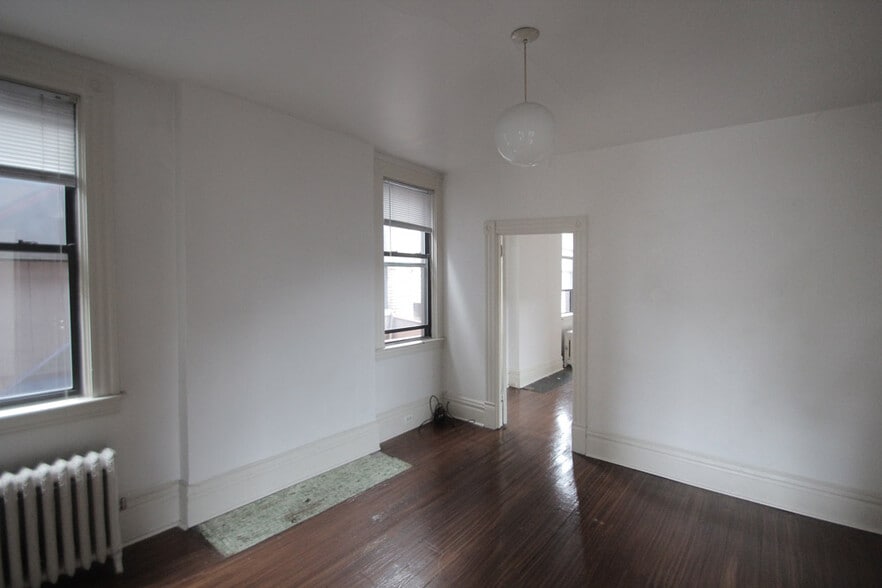 Building Photo - 405 Peebles St