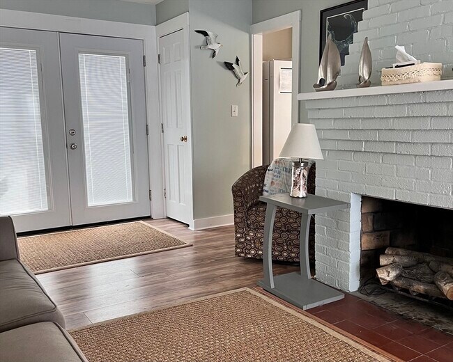 Building Photo - 11 Wallace Point Rd