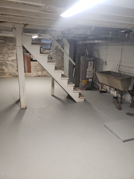 Building Photo - 602 Middle St