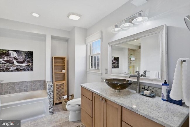 Building Photo - 4708 SUMMIT Rd