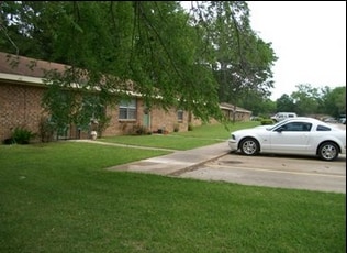 Primary Photo - Mill Run Apartments