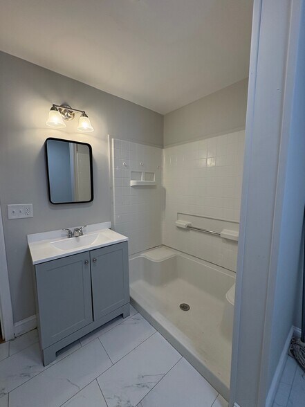 Building Photo - 6 Chapin St