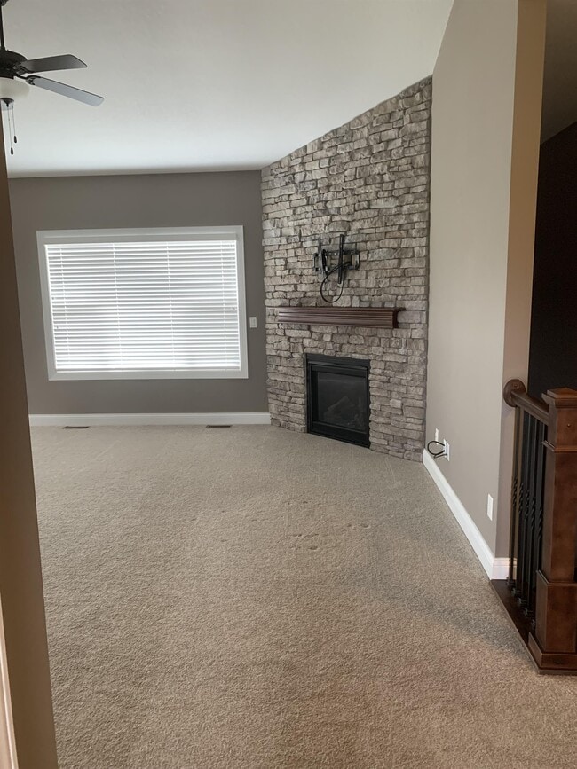 Building Photo - 16008 Springbrook Trl