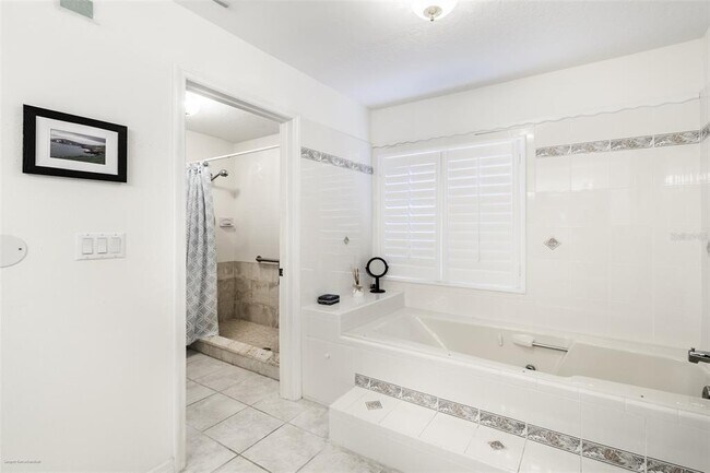 Building Photo - 1477 Park Beach Cir