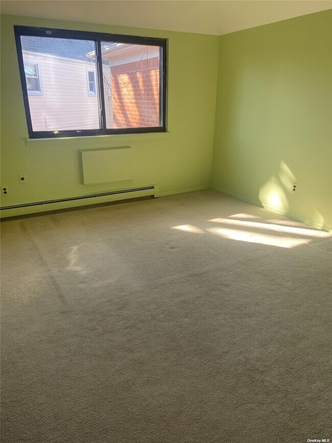 Building Photo - 42-16 Little Neck Pkwy