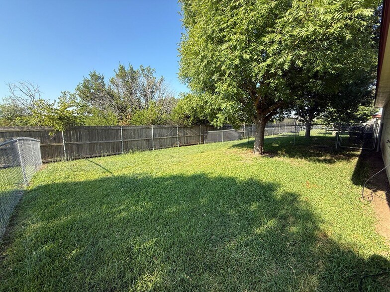 Building Photo - 1306 Powder River Dr