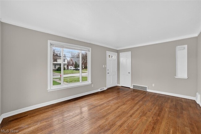 Building Photo - 1568 Parker Dr