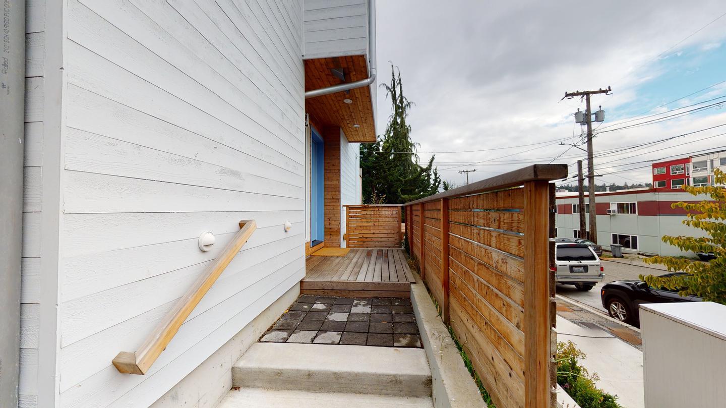 Building Photo - Chic Wallingford townhouse near Gas Works Park