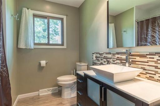 Building Photo - 2 Bedroom 1.5 Bath Single Family Home Avai...