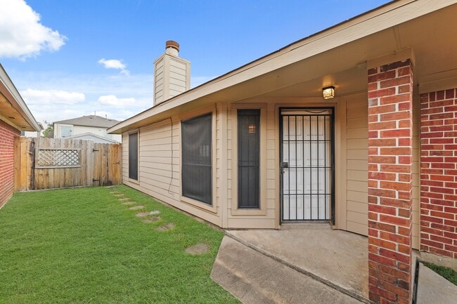 Building Photo - 6627 Misty Dale Dr