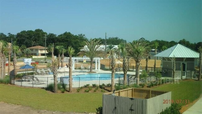 Building Photo - 357 S E St