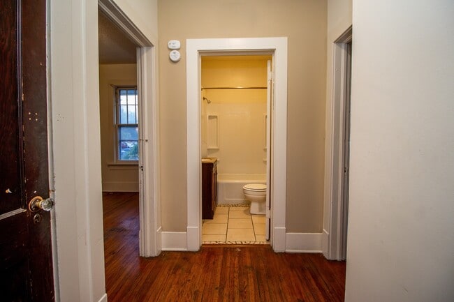 Building Photo - 4bed/2bath House right Downtown!!