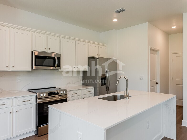 Building Photo - 16516 Cheyanne Ct