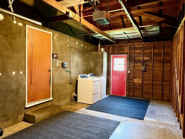 Building Photo - 1421 W 21st St