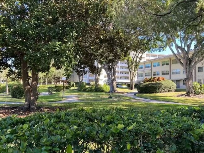 Building Photo - 1235 S Highland Ave