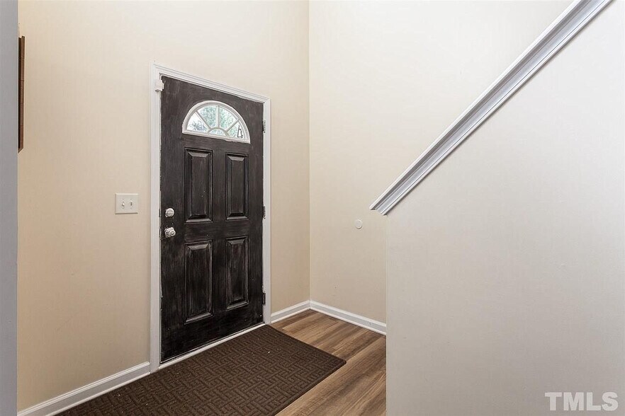 Building Photo - Room in Single Family Home on Autumn Leaf Ln