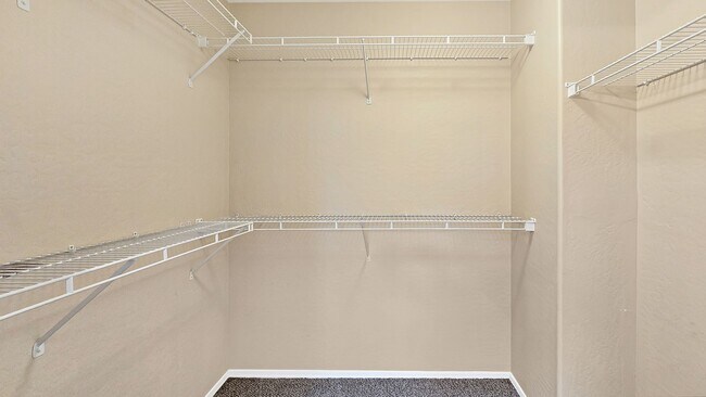 Building Photo - Gated community in Avondale with a communi...