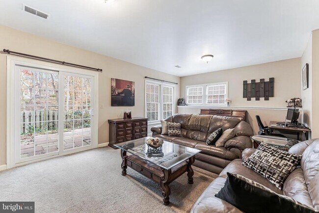 Building Photo - 12165 Abbey Glen Ct