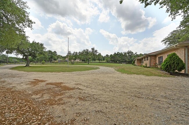 Building Photo - 9209 Rock Way Dr