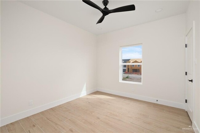 Building Photo - 19 S K Center St