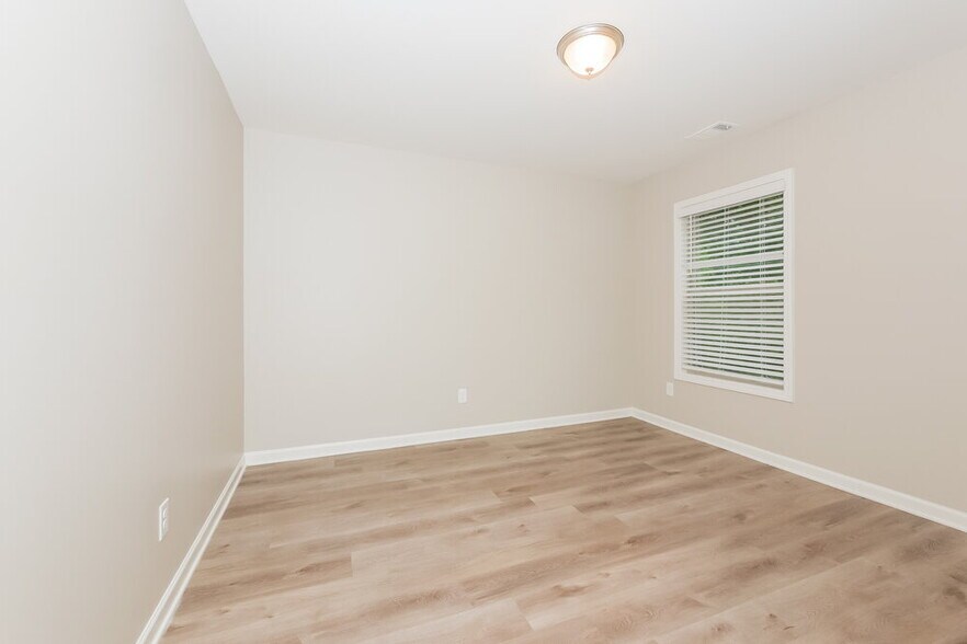 Building Photo - 5158 Amberland Square