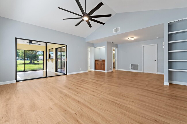 Building Photo - 2711 SW Egret Pond Cir