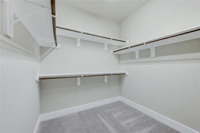 Building Photo - 1709 Summerlyn Ter Dr