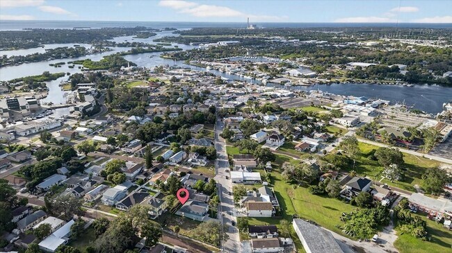 Building Photo - 207 Athens St