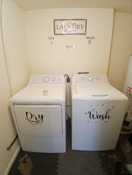 Building Photo - 3006 Panama St