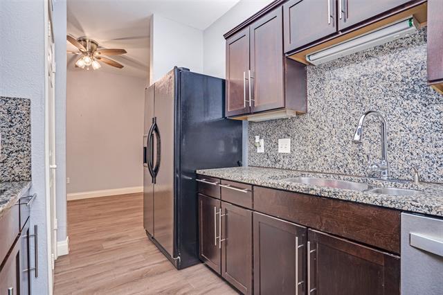 Building Photo - 9254 Forest Ln