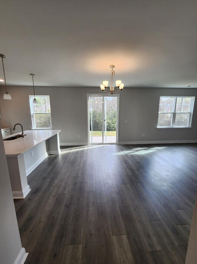 Building Photo - 4044 Dewberry Ln