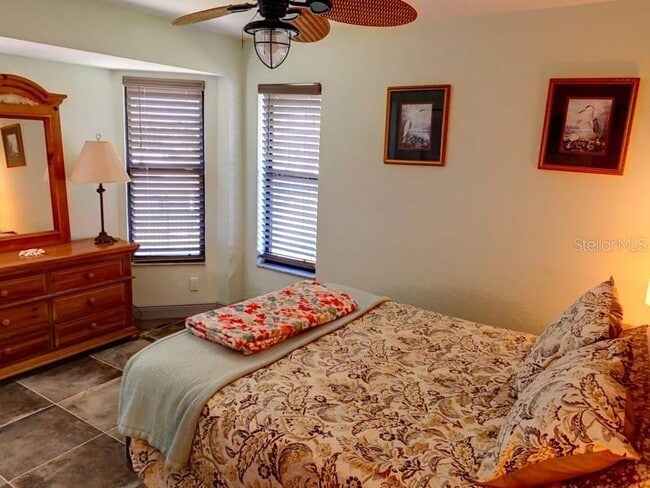 Building Photo - 572 Belvedere Ct