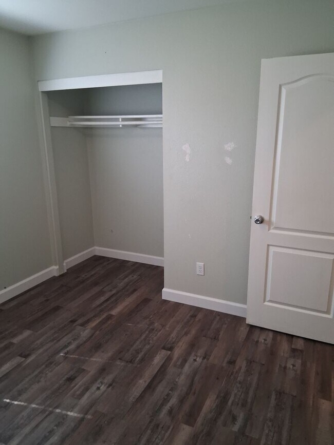Building Photo - 5939 Petite Ct