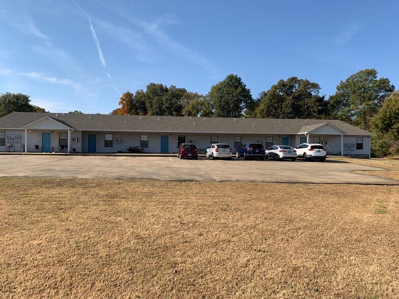 Building Photo - 2704 Wakefield Dr