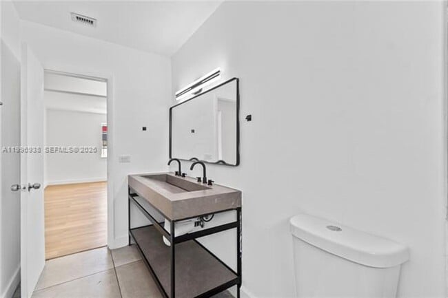 Building Photo - 361 E 39th St