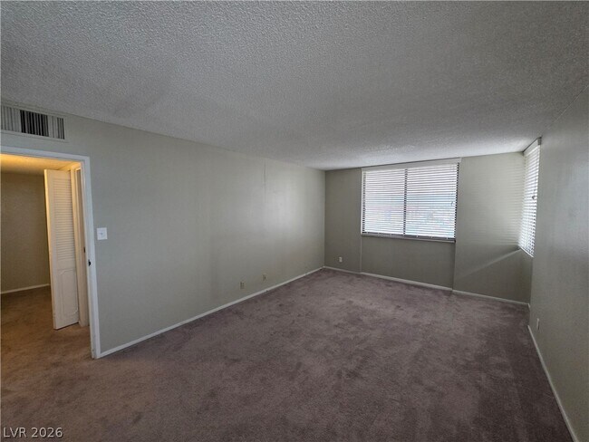 Building Photo - 3930 University Center Dr