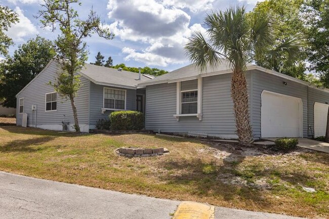 Primary Photo - 2bedroom 2 bath townhouse with 2 car garage